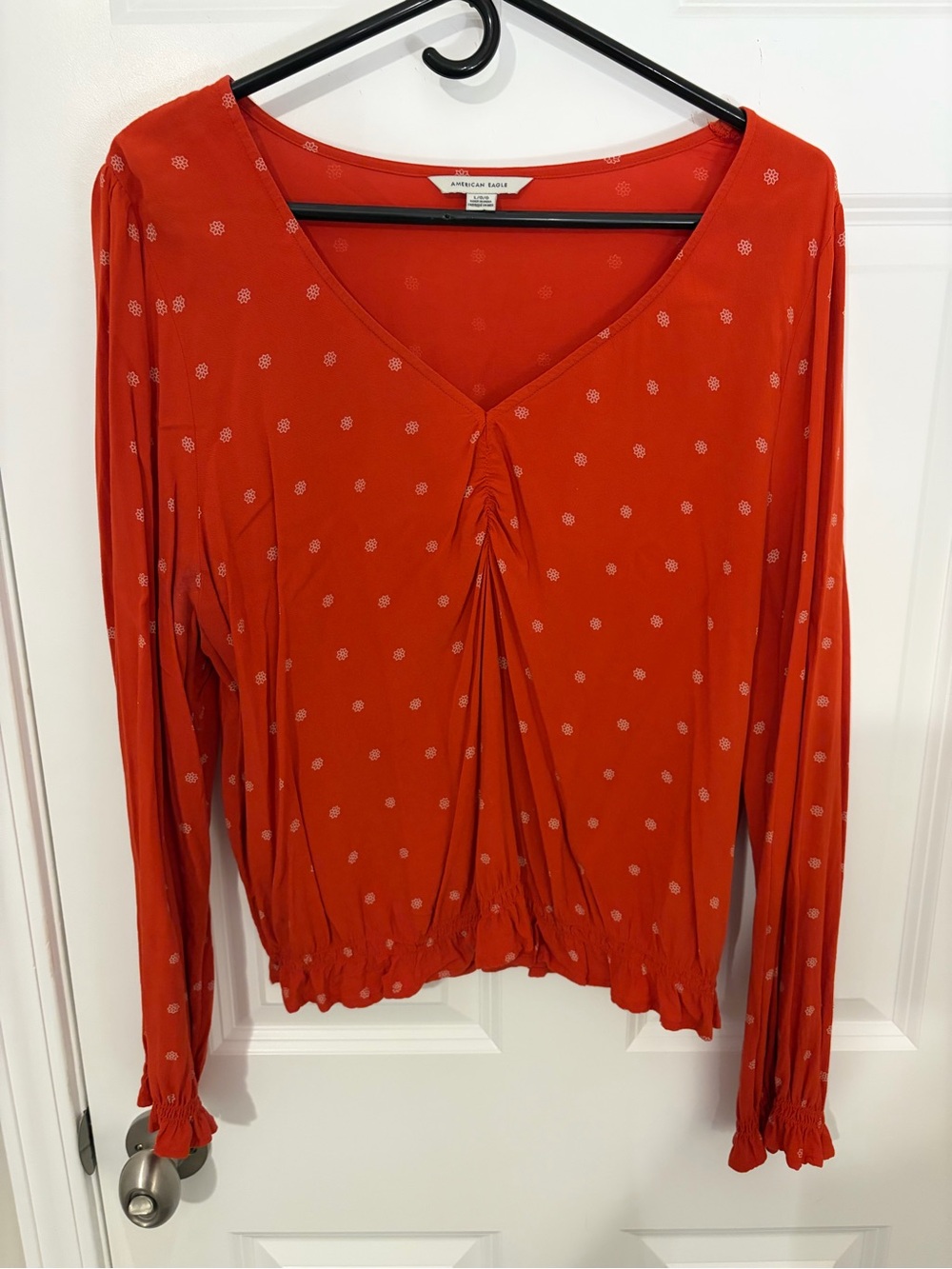 American Eagle Outfitters Orange-Red Long-Sleeve Floral V-Neck Top Large